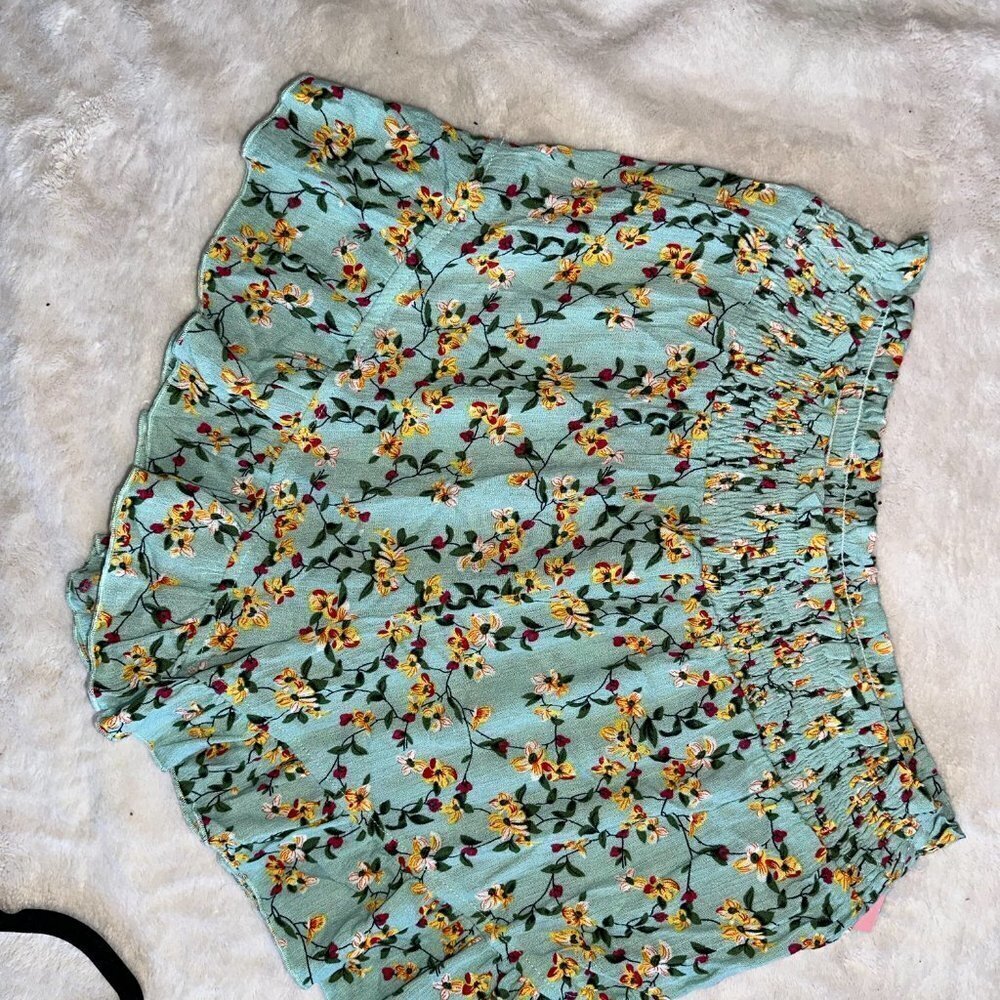 Mint Green Yellow Flowers Floral Ruffle Linen Shorts - Picture 7 of 11
